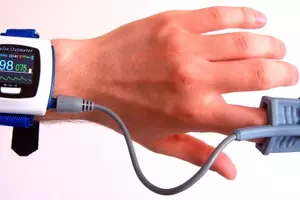 Pulse Oximeters: what they measure, how they work, limits, and practical context