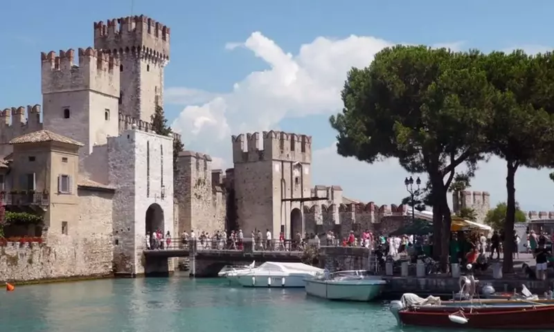 Sirmione: Gemeinde am Gardasee verbannt Autos zeitweise