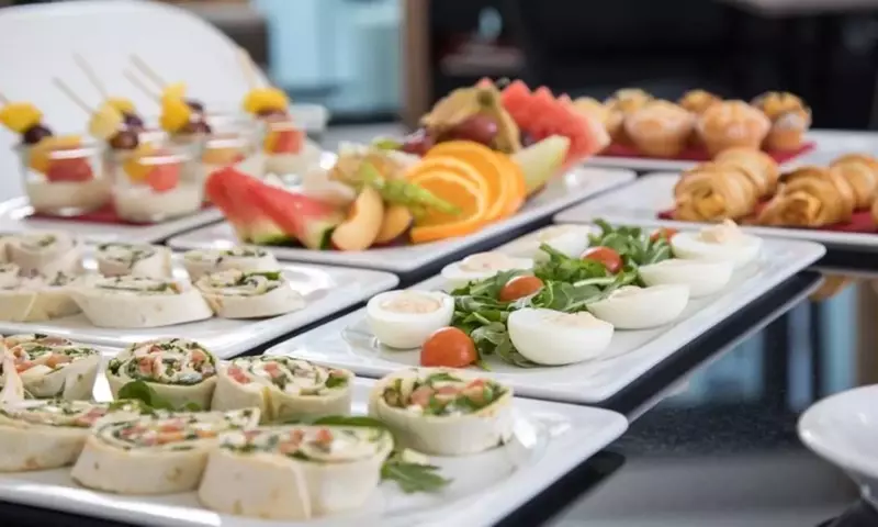 Hotel-Frühstück: Darf man sich Verpflegung einpacken?