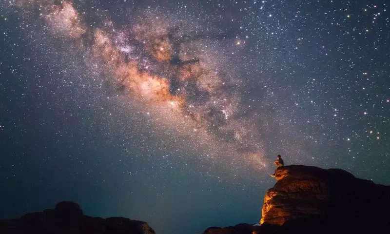 Die Faszination der Astrologie: Ein psychologischer Blick auf Sterne und Schicksal