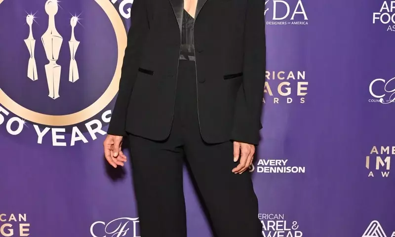 Katie Holmes' Casual West Village Style with a Strand Bookstore Tote