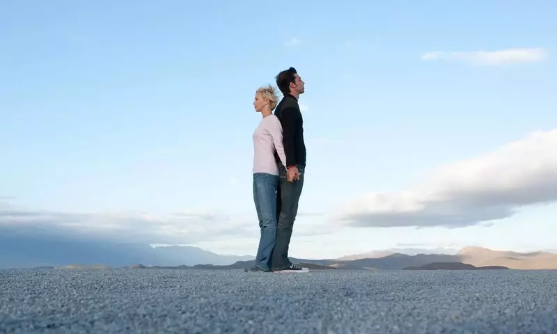 Die Psychologie der unbeständigen Bindungen: Einblicke in Beziehungsdynamiken