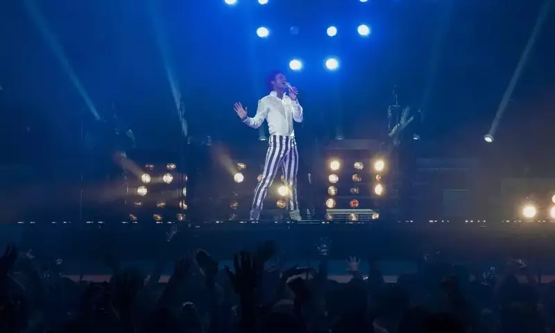 “Michael” Biopic: Navigating Critical Reception and Awards Potential Amidst Controversies