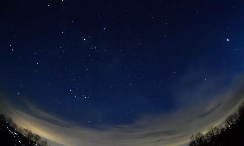 Der strahlende Jupiter: Ein Himmelsereignis im Januar und die Illusion der "R￼ckw￤rtsbewegung"