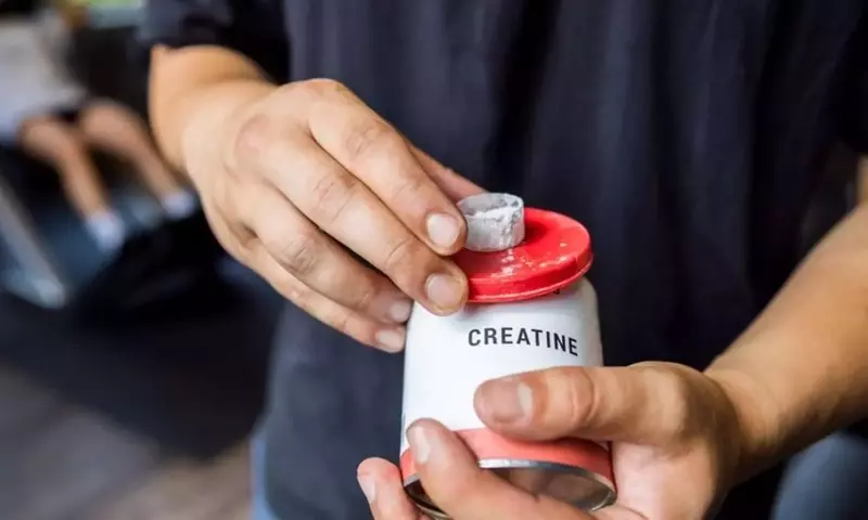 Die Wirkung von Kreatin im Krafttraining: Ein umfassender Blick auf Nutzen und Einschränkungen