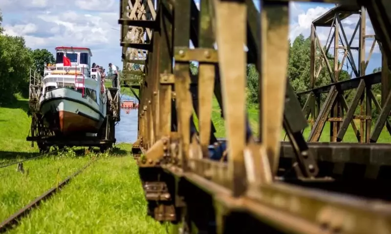 Polens einzigartiger Oberlandkanal: Schiffe auf Schienen
