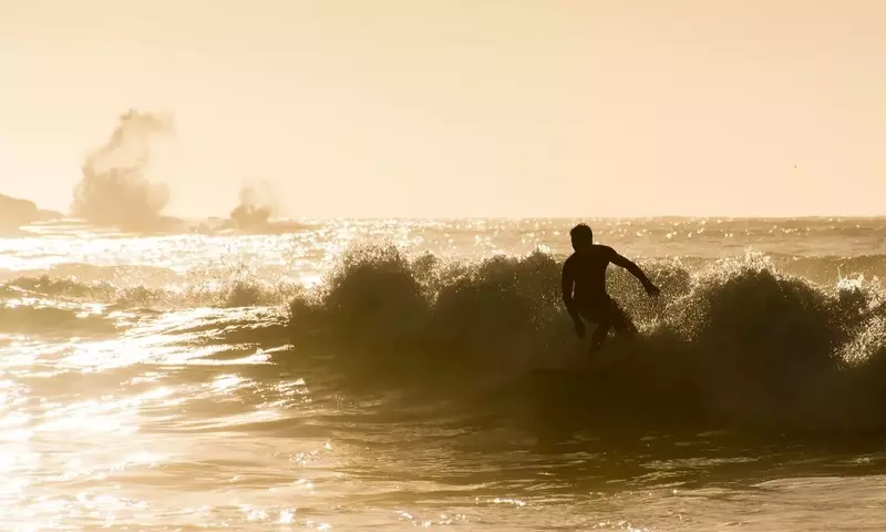 Mit 60 Jahren zum Surfer werden: Ein Selbstversuch am Bondi Beach