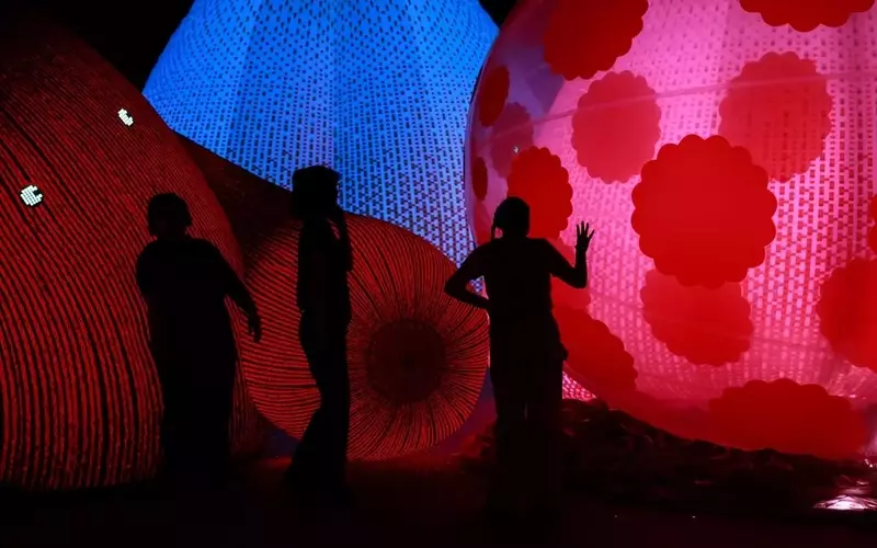 L'Intelligenza Artificiale e la Bolla Speculativa: Una Prospettiva Storica e Futuristica