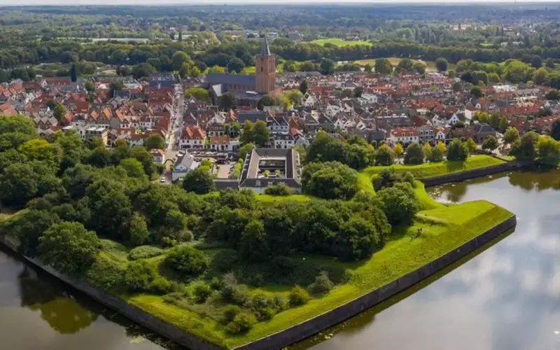 Naarden: Eine Festungsstadt voller Geschichte und Kunst